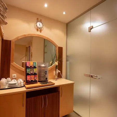 Charly Hotel