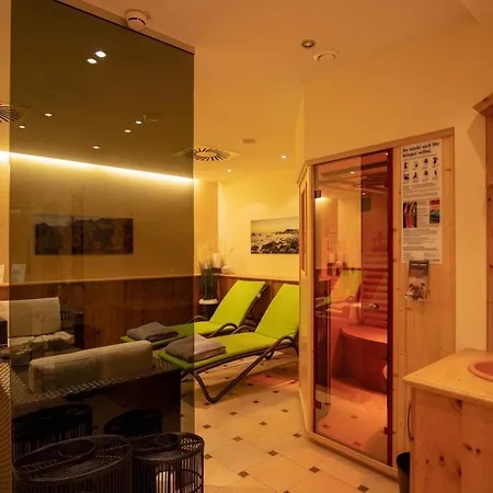 Charly Hotel